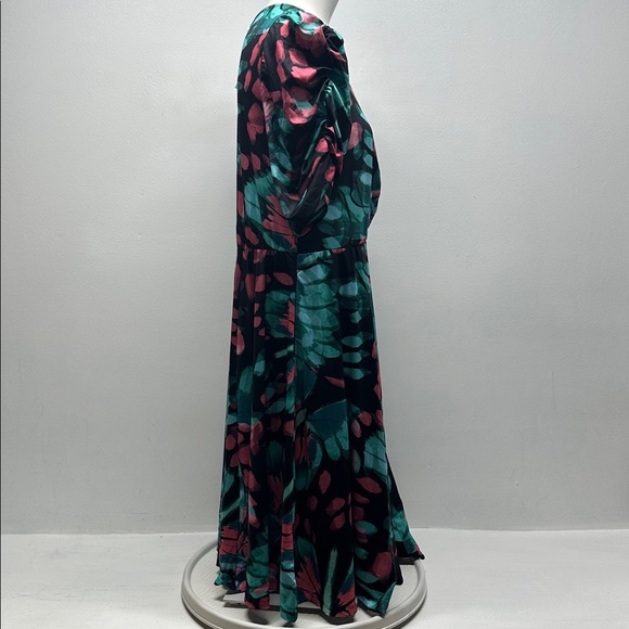 Torrid Dress Cinched Front Puff Sleeve Stretch Skater Butterfly New Plus Size 1X - Picture 4 of 11